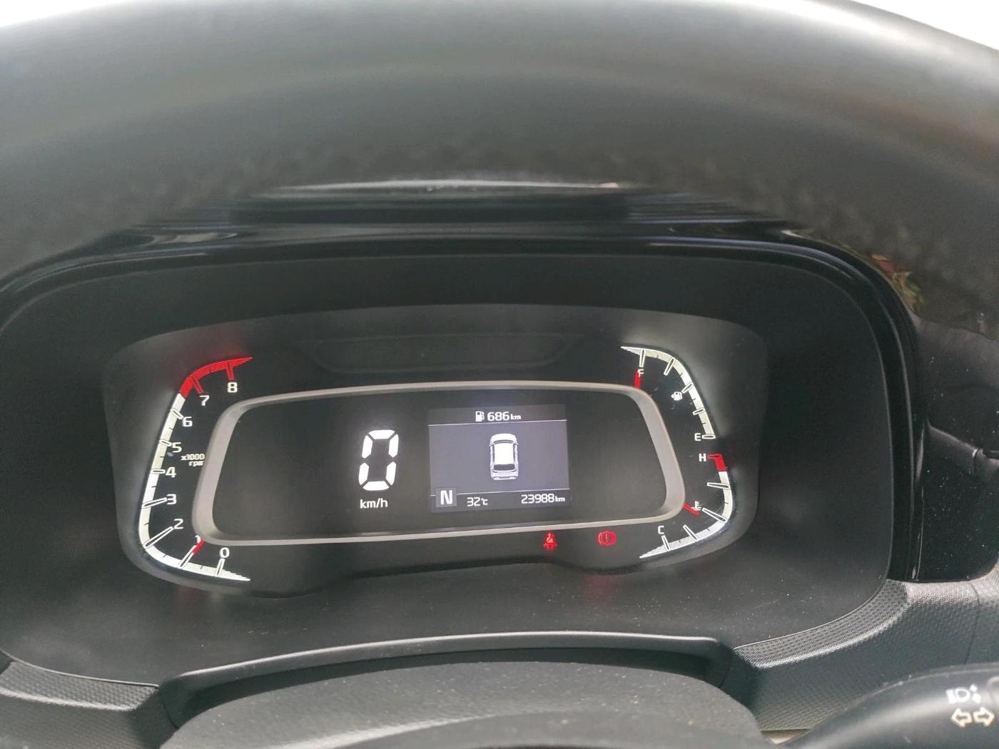 2021 KIA SONET HTX 1.0 IMT, Petrol, Manual, 23,988 km, interior