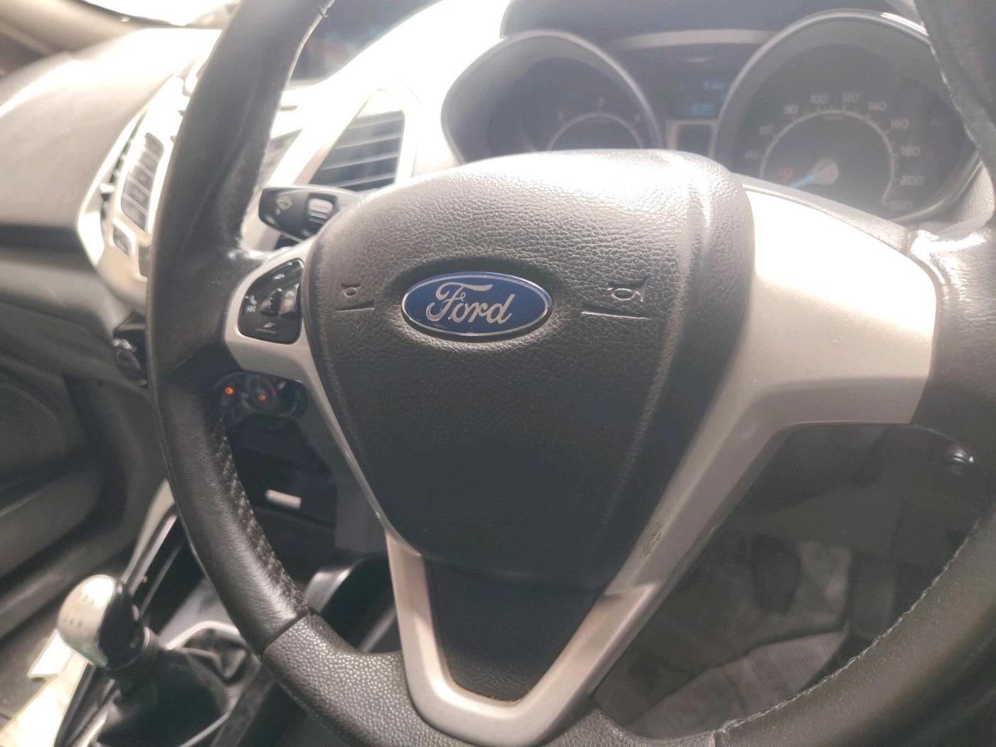 2016 Ford Ecosport TITANIUM 1.5L DIESEL, Diesel, Manual, 1,01,746 km, interior