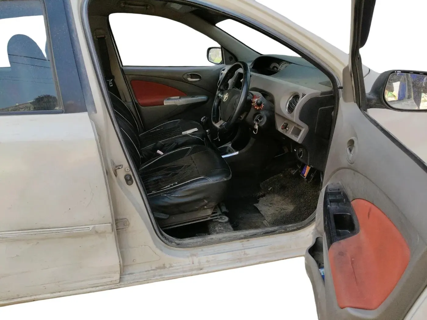 2011 Toyota Etios VX, CNG, Manual, 1,91,756 km, interior
