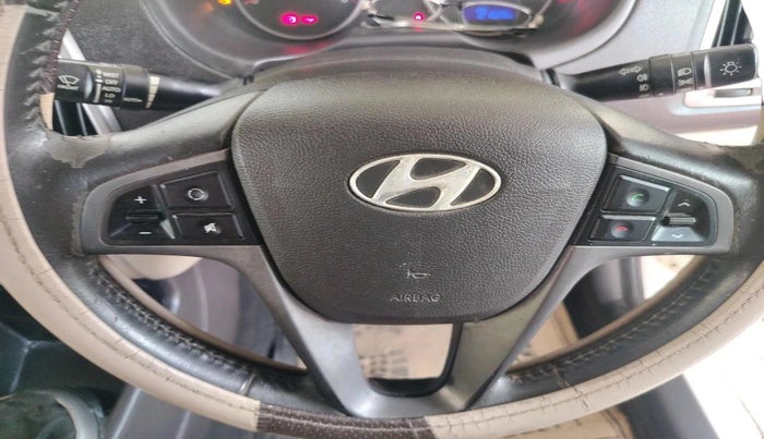 2014 Hyundai i20 SPORTZ 1.2, CNG, Manual, 1,22,334 km, interior