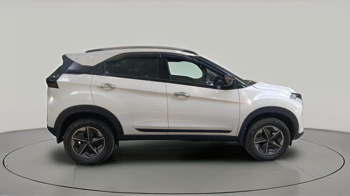 2024 Tata NEXON CREATIVE + AMT 1.5 DIESEL, Diesel, Automatic, 24,938 km, exterior