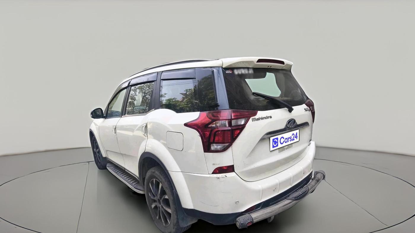 2018 Mahindra XUV500 W11 AT, Diesel, Automatic, 42,800 km, exterior