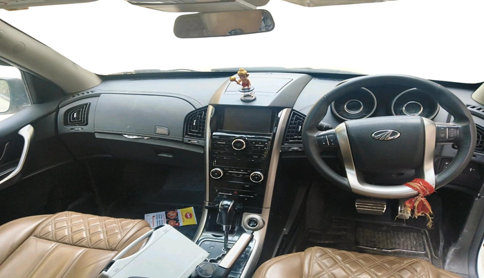 2018 Mahindra XUV500 W11 AT, Diesel, Automatic, 42,800 km, interior