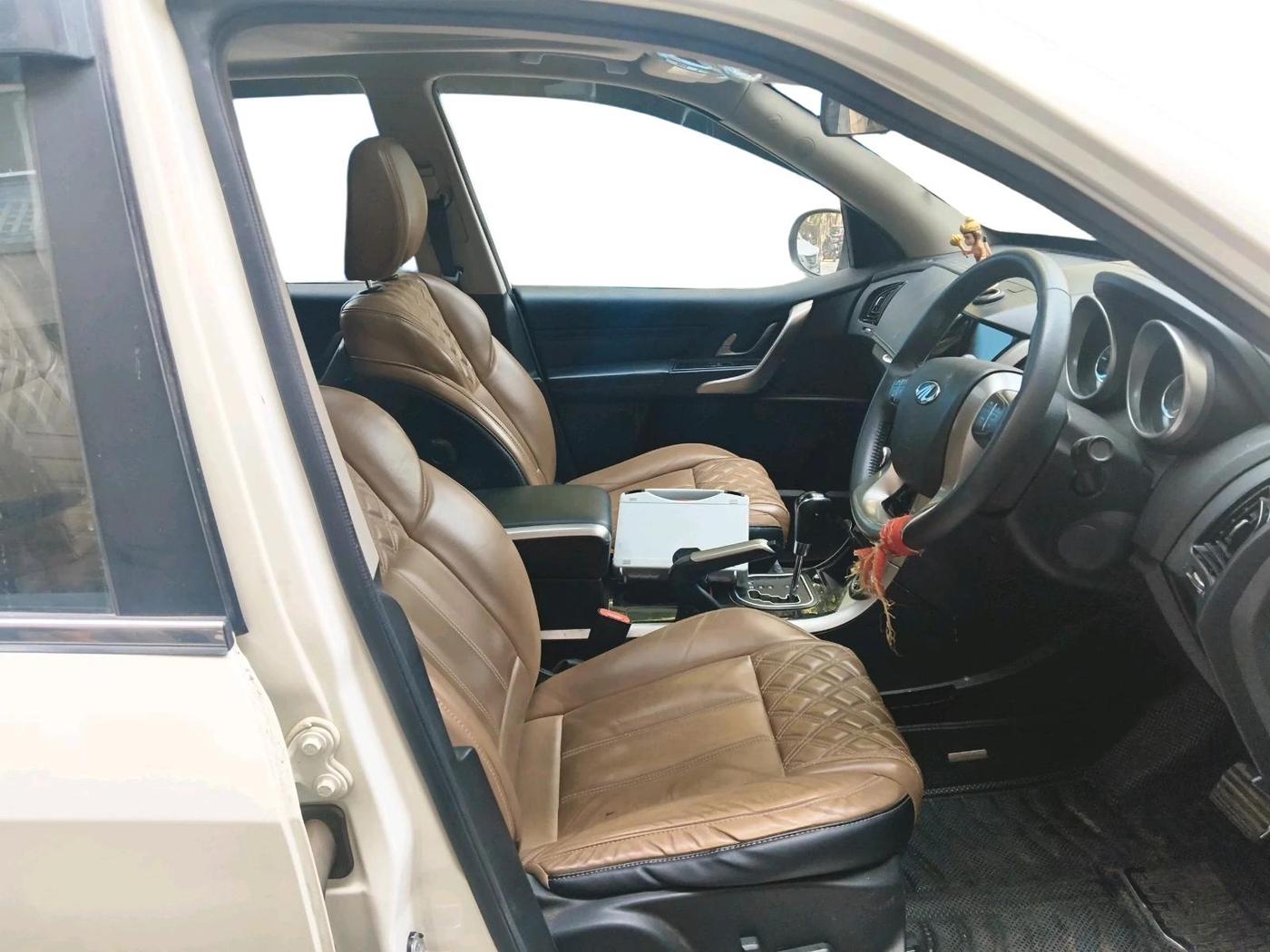 2018 Mahindra XUV500 W11 AT, Diesel, Automatic, 42,800 km, interior