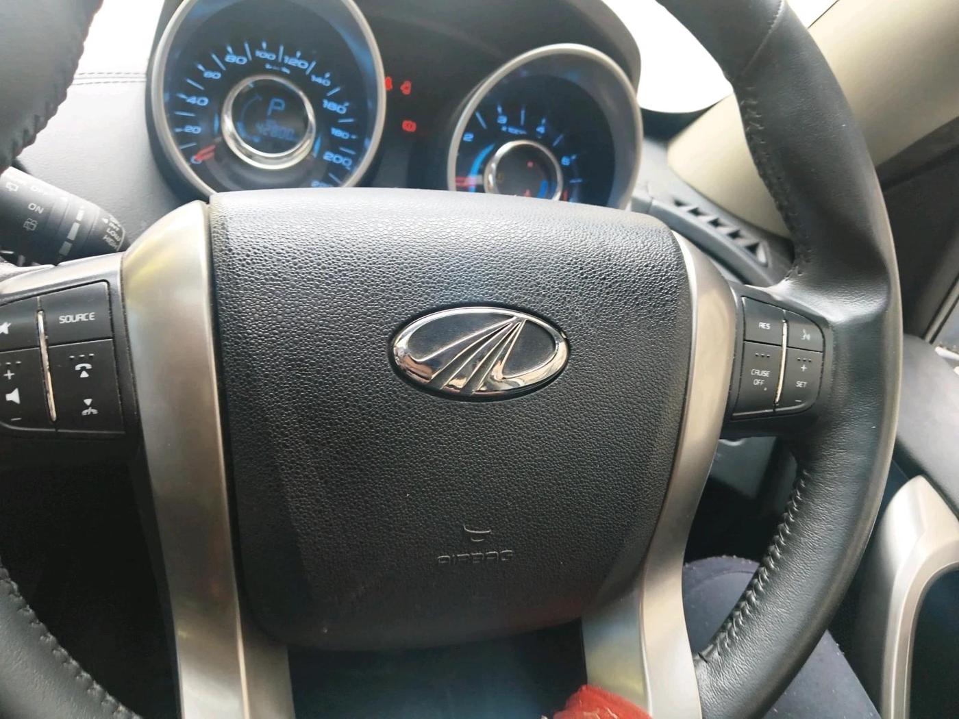 2018 Mahindra XUV500 W11 AT, Diesel, Automatic, 42,800 km, interior