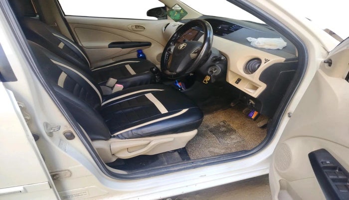 2016 Toyota Etios Liva GD, Diesel, Manual, 1,56,230 km, interior