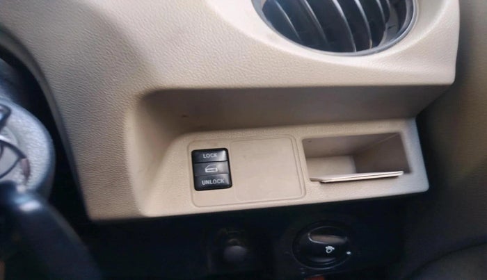 2016 Toyota Etios Liva GD, Diesel, Manual, 1,56,230 km, interior