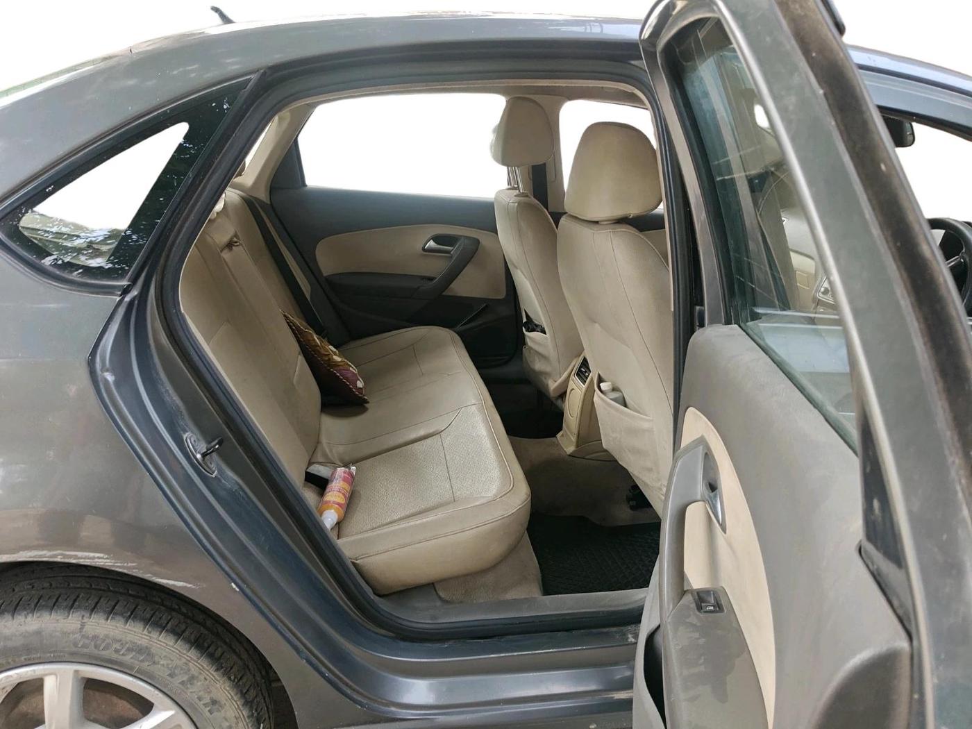 2013 Volkswagen Vento HIGHLINE PETROL AT, Petrol, Automatic, 1,49,834 km, interior
