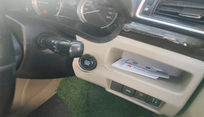 2017 Maruti Ciaz ZXI+ AT, Petrol, Automatic, 1,15,476 km, interior