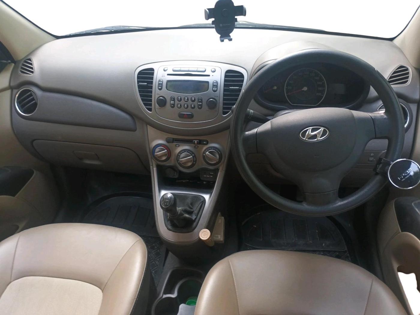 2015 Hyundai i10 SPORTZ 1.1, CNG, Manual, 21,752 km, interior