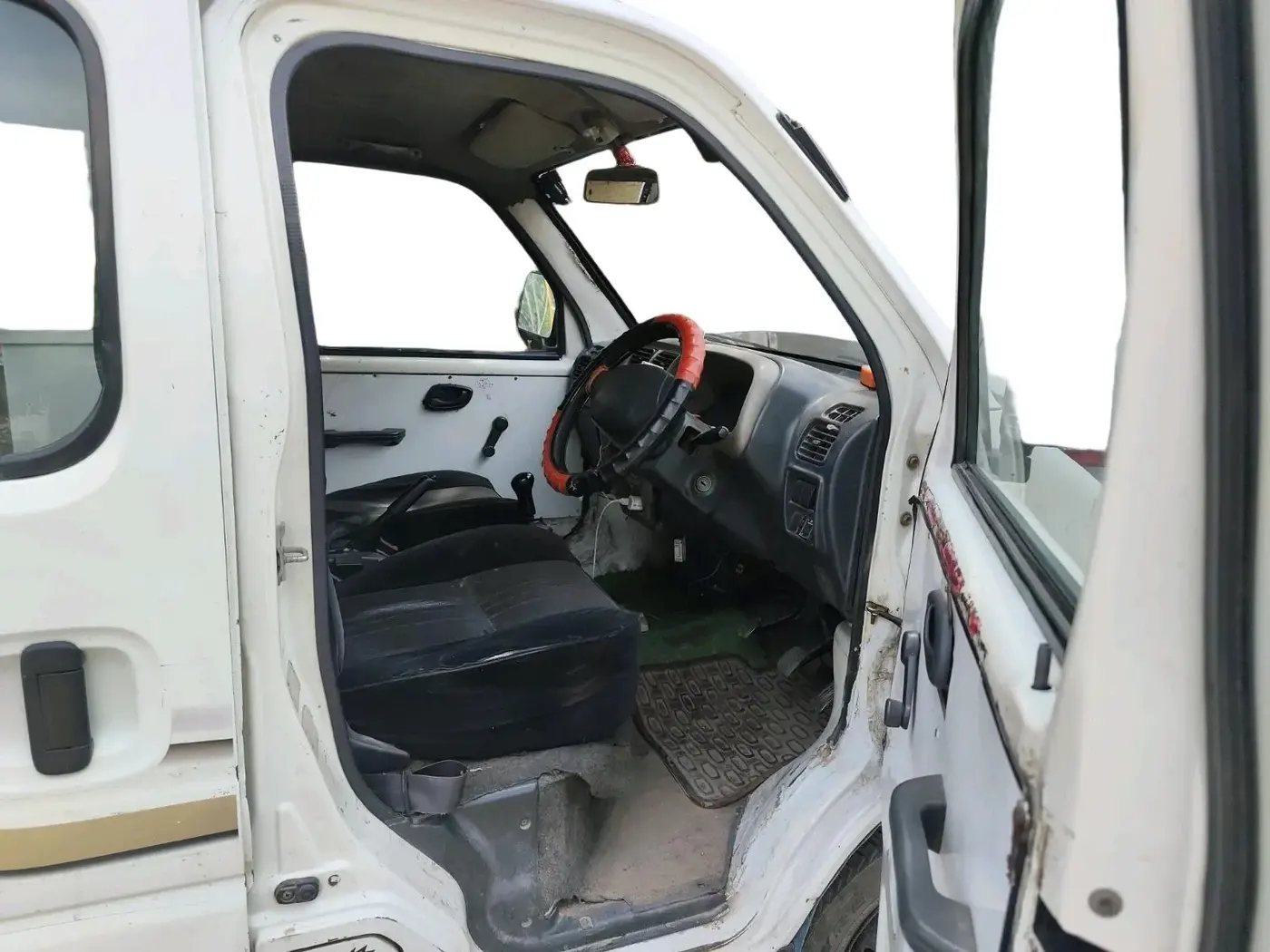 2011 Maruti Eeco 5 STR, CNG, Manual, 3,47,230 km, interior
