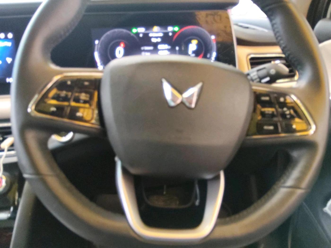 2024 Mahindra XUV700 AX 7 D AT 7 STR, Diesel, Automatic, 37,453 km, interior
