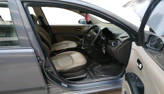 2013 Hyundai i10 MAGNA 1.2, Petrol, Manual, 83,489 km, interior