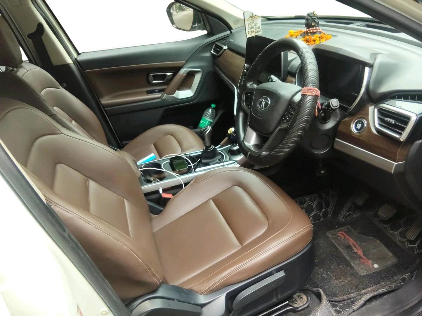 2019 Tata Harrier XZ 2.0L, Diesel, Manual, 1,42,795 km, interior