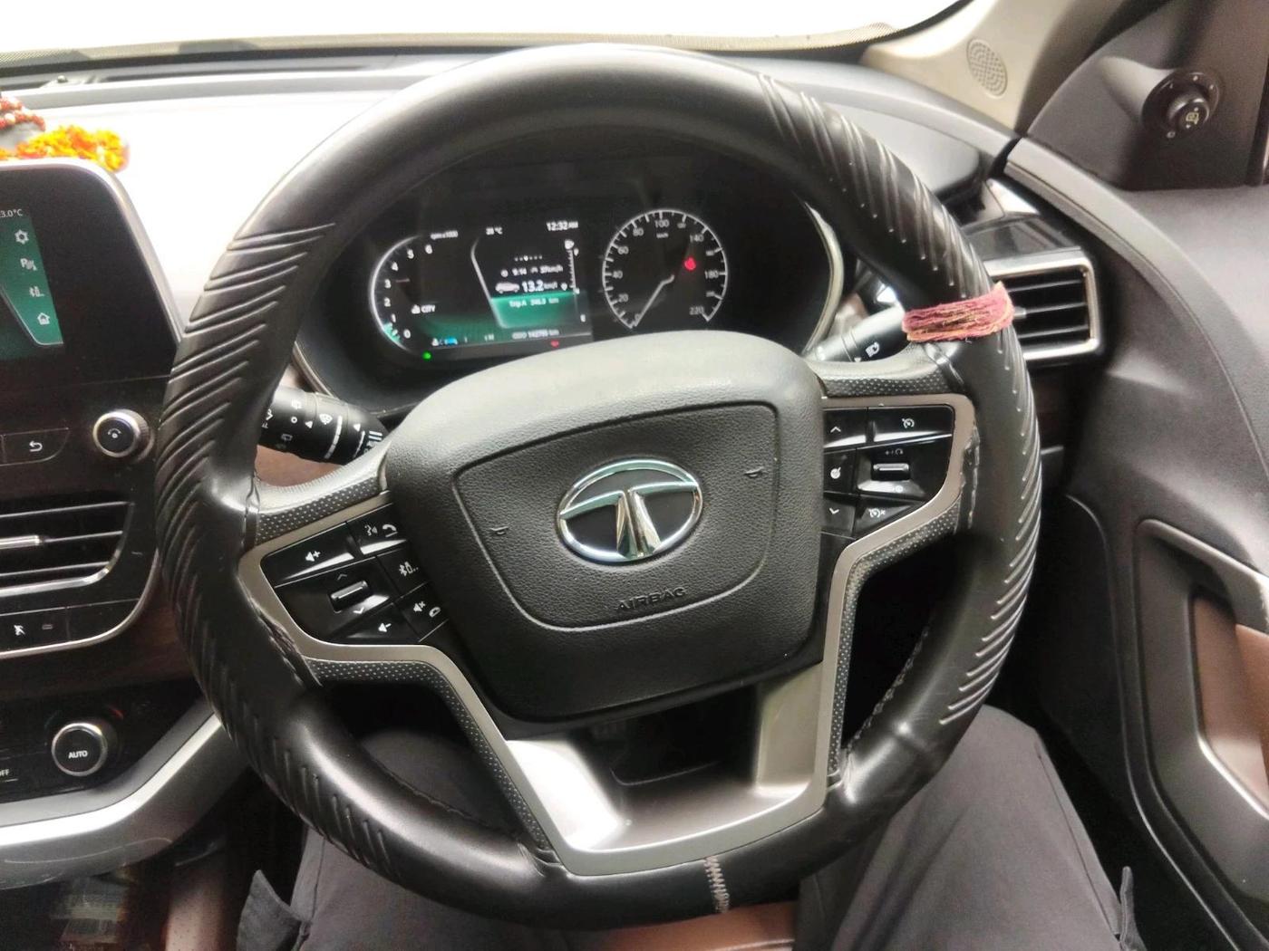 2019 Tata Harrier XZ 2.0L, Diesel, Manual, 1,42,795 km, interior
