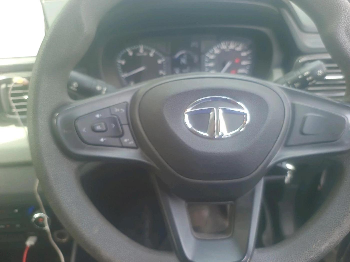 2022 Tata PUNCH ADVENTURE AMT, Petrol, Automatic, 16,197 km, interior