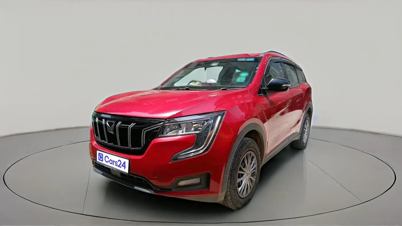 2022 Mahindra XUV700 AX 3 P MT 5 STR, Petrol, Manual, 70,833 km, exterior