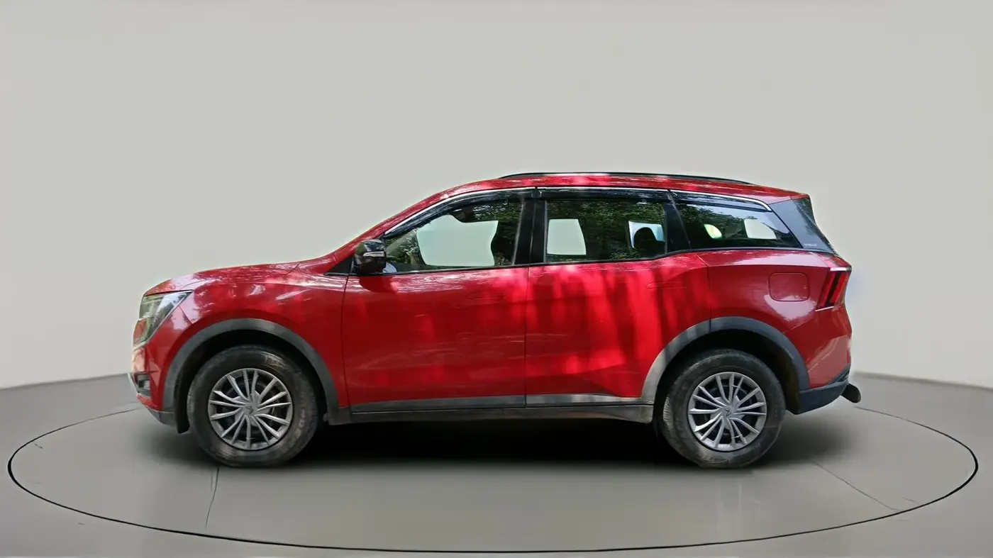 2022 Mahindra XUV700 AX 3 P MT 5 STR, Petrol, Manual, 70,833 km, exterior