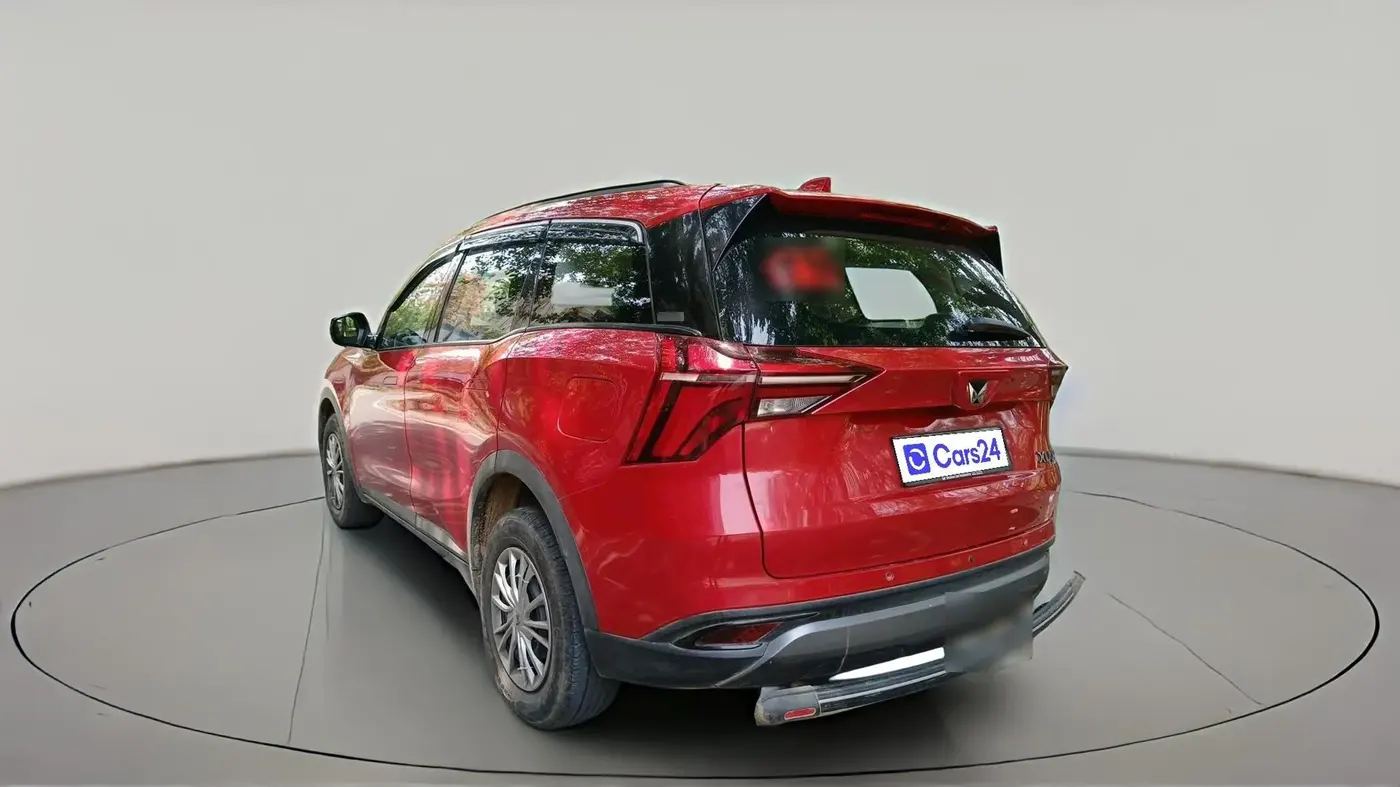 2022 Mahindra XUV700 AX 3 P MT 5 STR, Petrol, Manual, 70,833 km, exterior