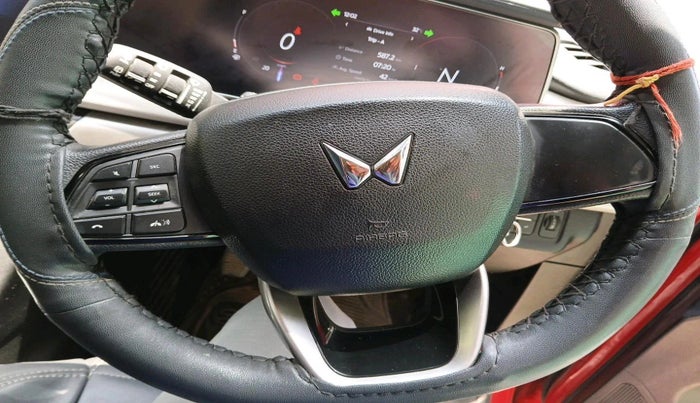 2022 Mahindra XUV700 AX 3 P MT 5 STR, Petrol, Manual, 70,833 km, interior
