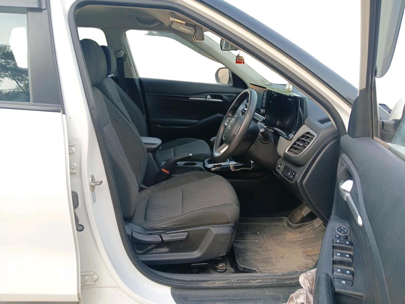 2020 KIA SELTOS HTK PLUS 1.5, Petrol, Manual, 24,695 km, interior