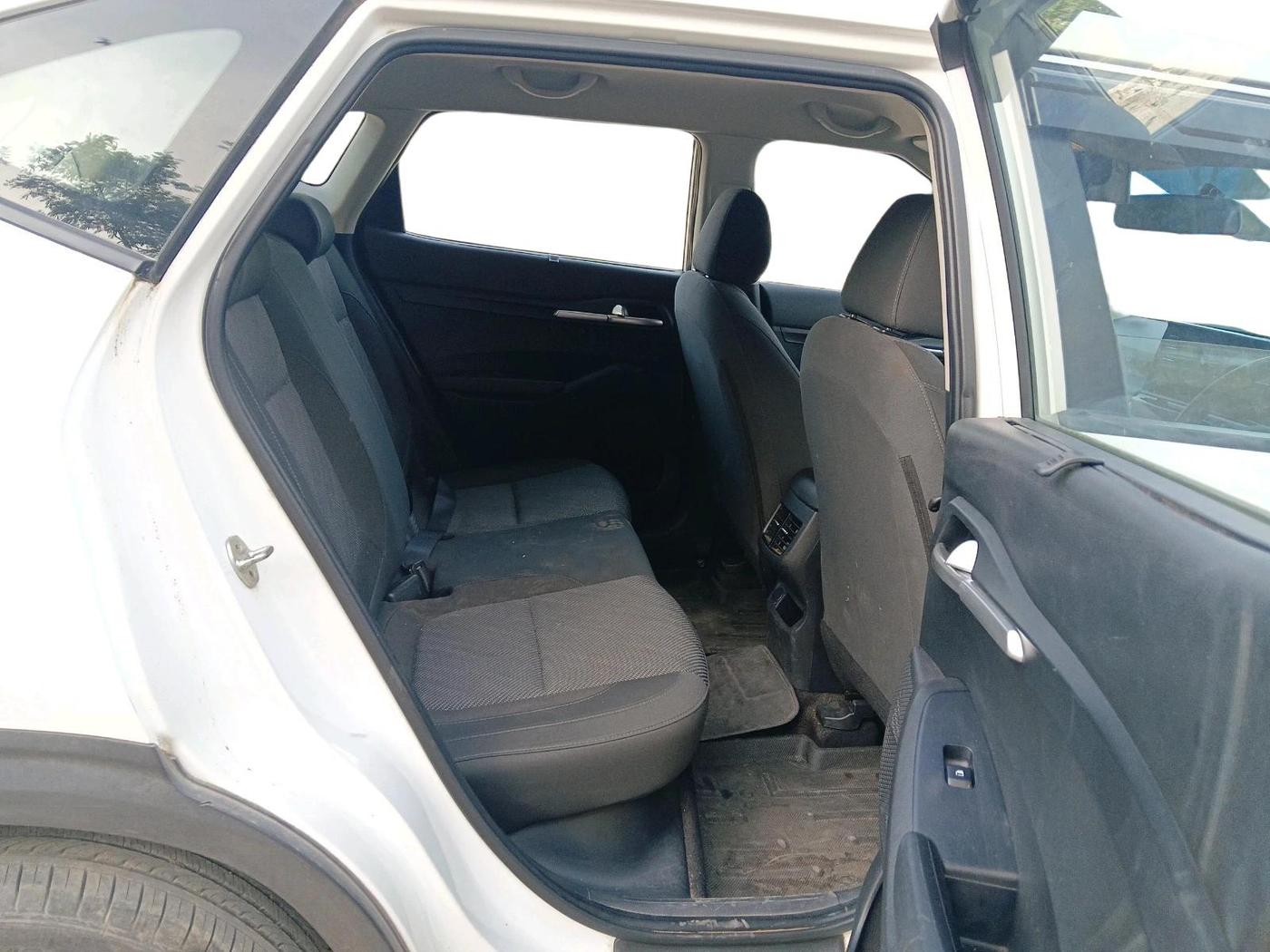 2020 KIA SELTOS HTK PLUS 1.5, Petrol, Manual, 24,695 km, interior