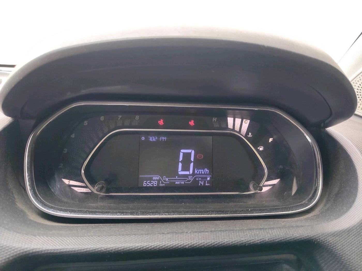 2020 Tata Tiago XZ PETROL, Petrol, Manual, 65,281 km, interior