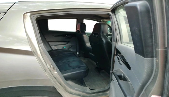 2018 Mahindra KUV 100 NXT K2 P 6 STR, Petrol, Manual, 64,389 km, interior