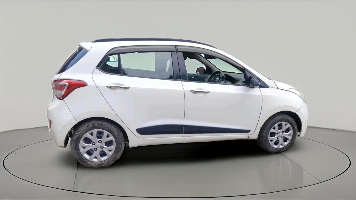 2013 Hyundai Grand i10 SPORTZ 1.2 KAPPA VTVT, CNG, Manual, 1,56,502 km, exterior