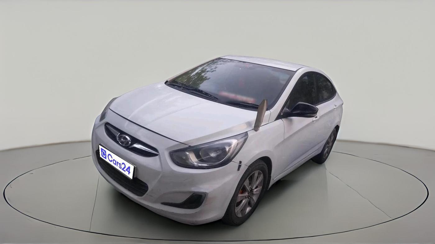 2011 Hyundai Verna FLUIDIC 1.6 VTVT SX, CNG, Manual, 1,29,416 km, exterior