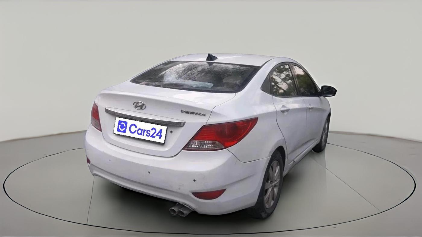 2011 Hyundai Verna FLUIDIC 1.6 VTVT SX, CNG, Manual, 1,29,416 km, exterior