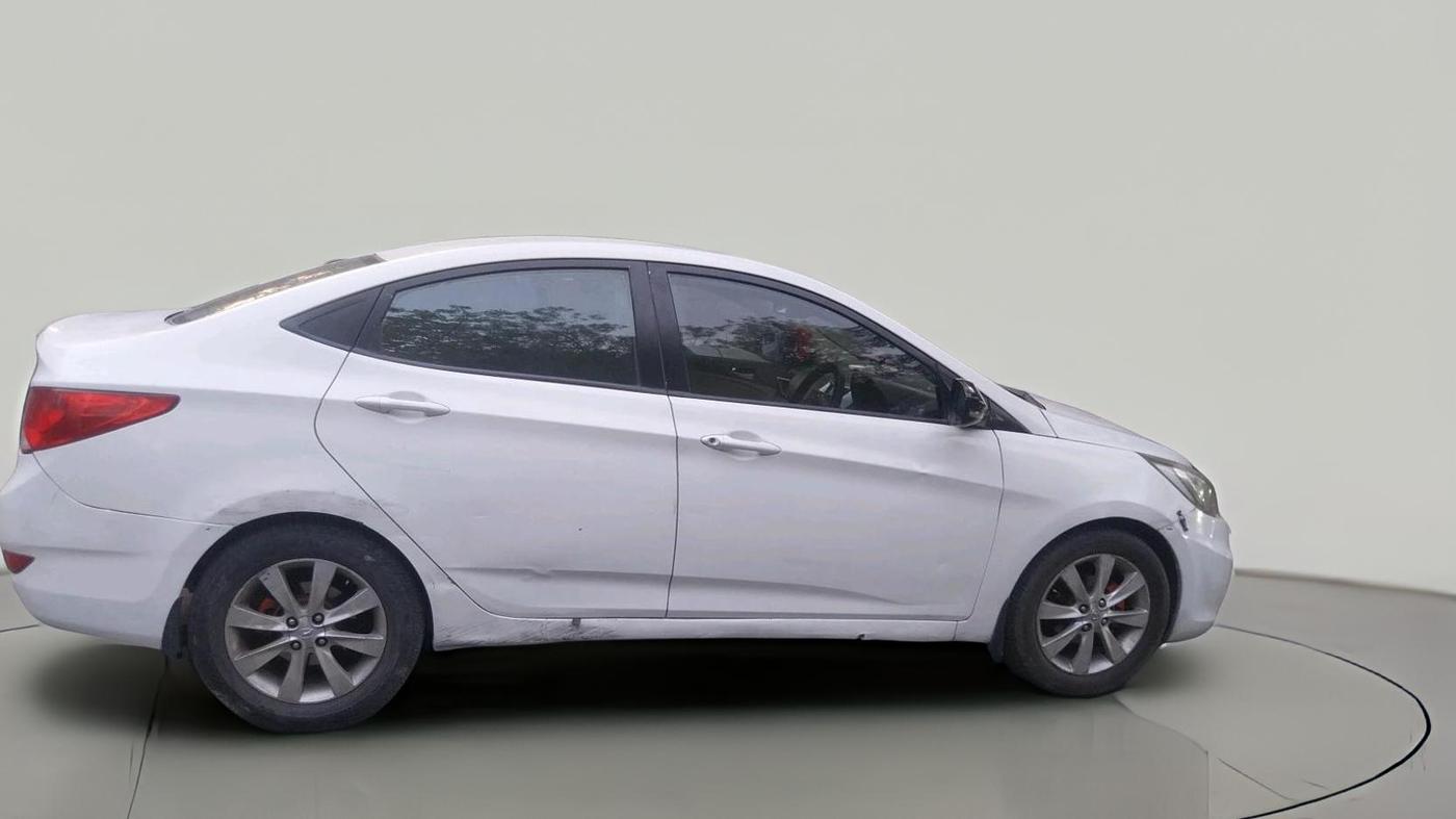 2011 Hyundai Verna FLUIDIC 1.6 VTVT SX, CNG, Manual, 1,29,416 km, exterior