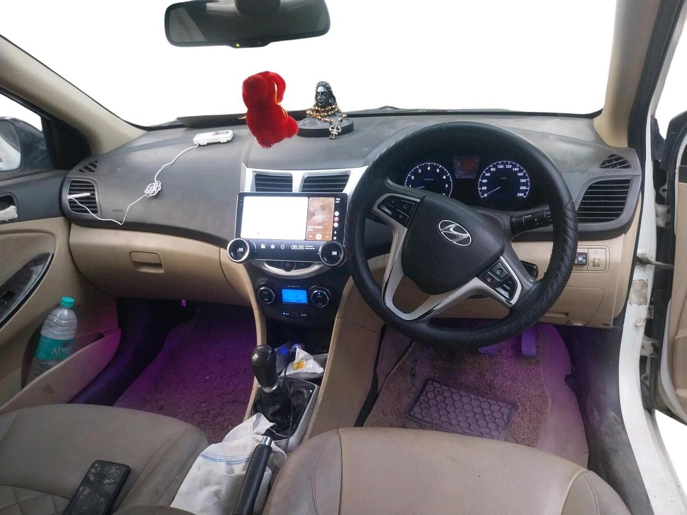 2011 Hyundai Verna FLUIDIC 1.6 VTVT SX, CNG, Manual, 1,29,416 km, interior