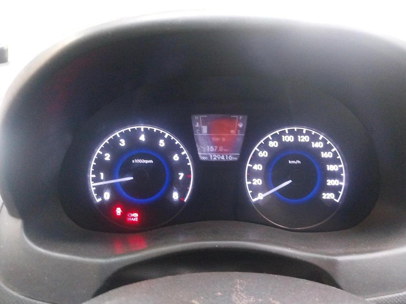 2011 Hyundai Verna FLUIDIC 1.6 VTVT SX, CNG, Manual, 1,29,416 km, interior