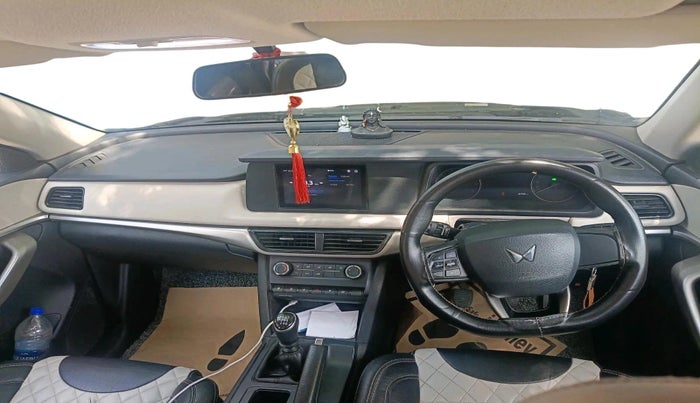 2022 Mahindra XUV700 MX P MT 5 STR, Petrol, Manual, 42,749 km, interior