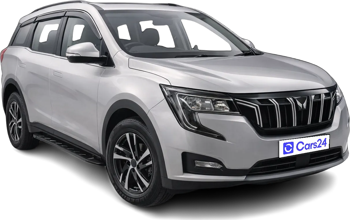 2022 Mahindra XUV700 - SUV - Petrol - Manual - ₹10.30 lakh