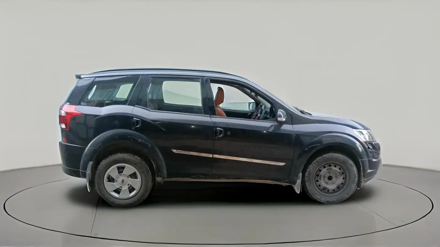 2018 Mahindra XUV500 W5, Diesel, Manual, 86,129 km, exterior
