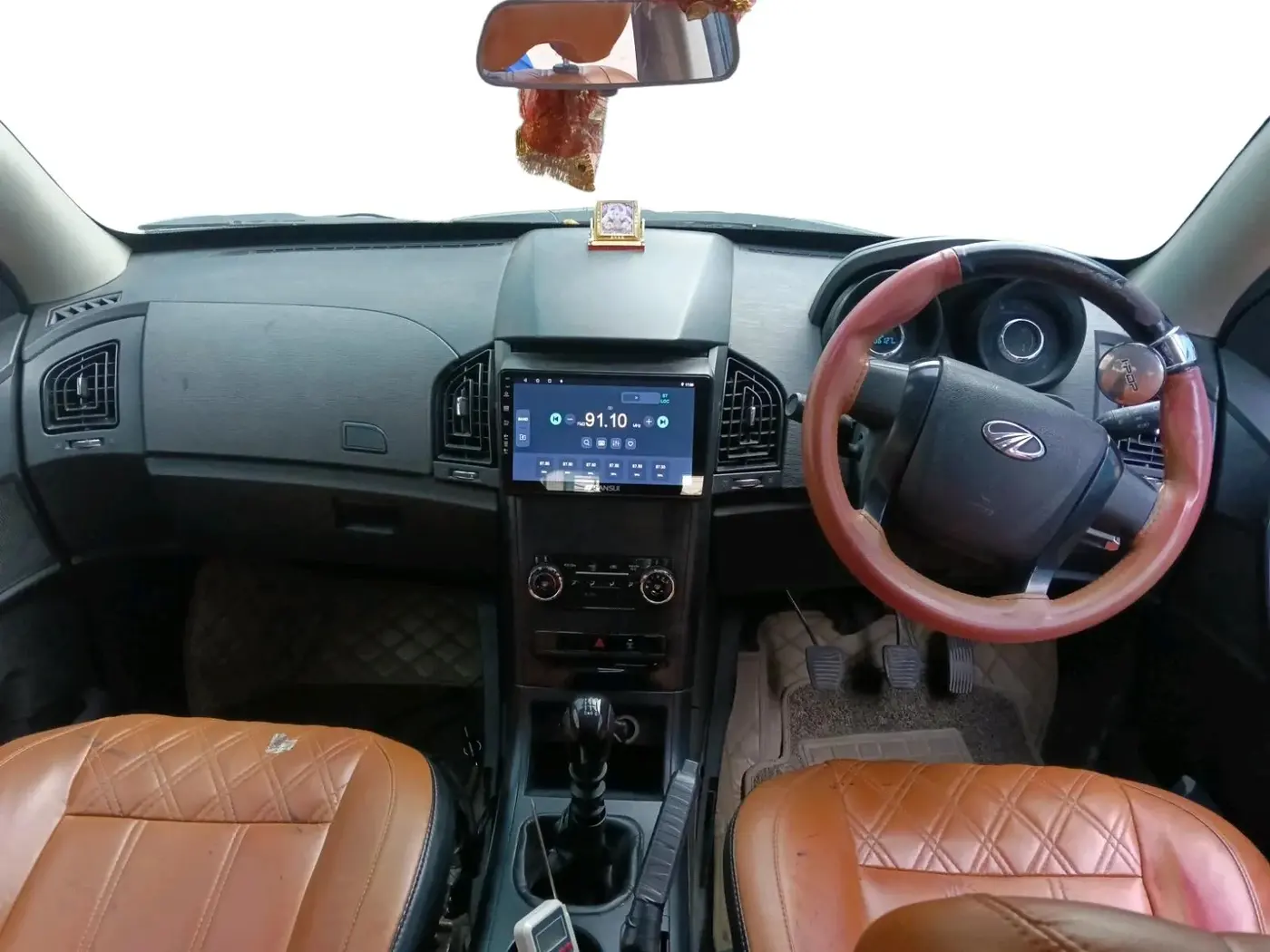 2018 Mahindra XUV500 W5, Diesel, Manual, 86,129 km, interior