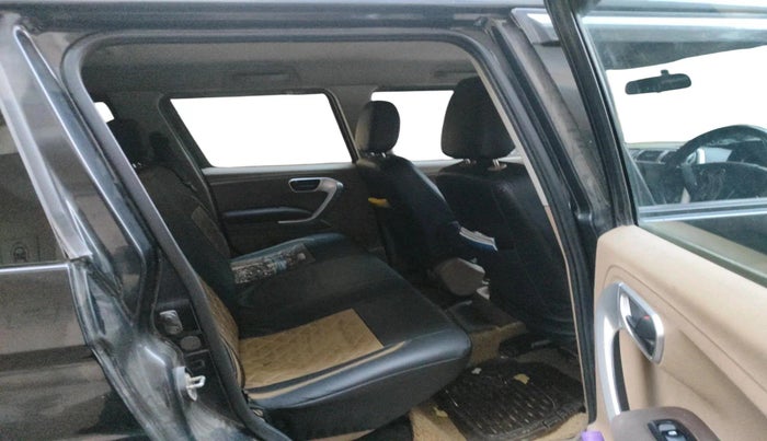2017 Mahindra TUV300 T8, Diesel, Manual, 1,41,750 km, interior