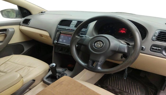 2011 Volkswagen Vento TRENDLINE 1.6, Petrol, Manual, 1,06,443 km, interior