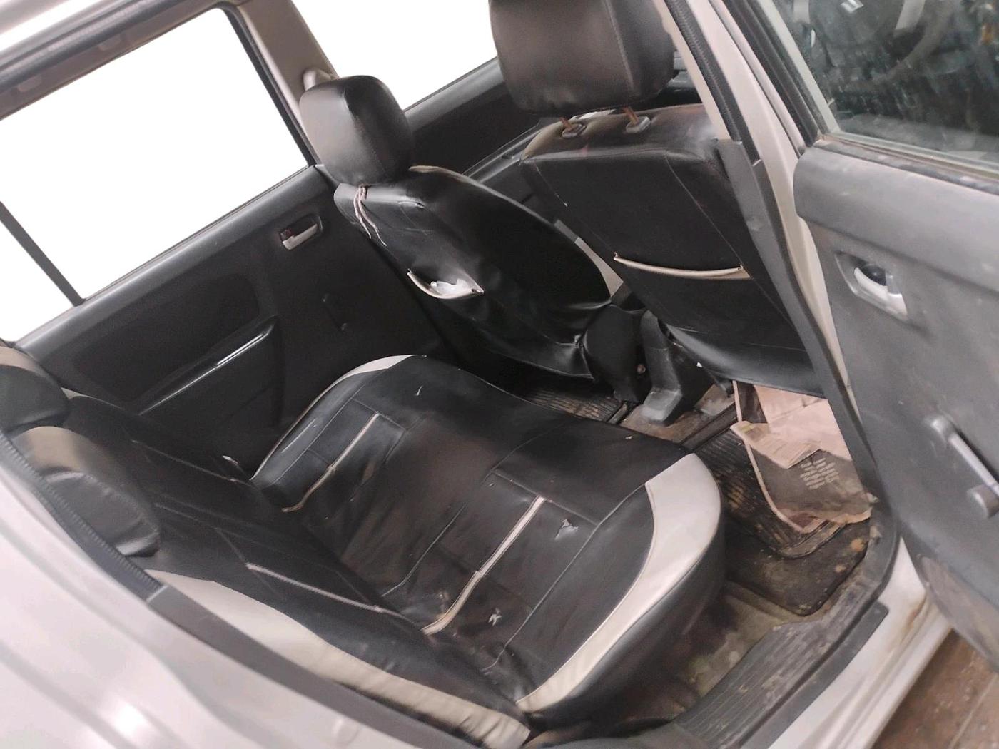 2011 Maruti Wagon R 1.0 LXI CNG, CNG, Manual, 1,48,006 km, interior