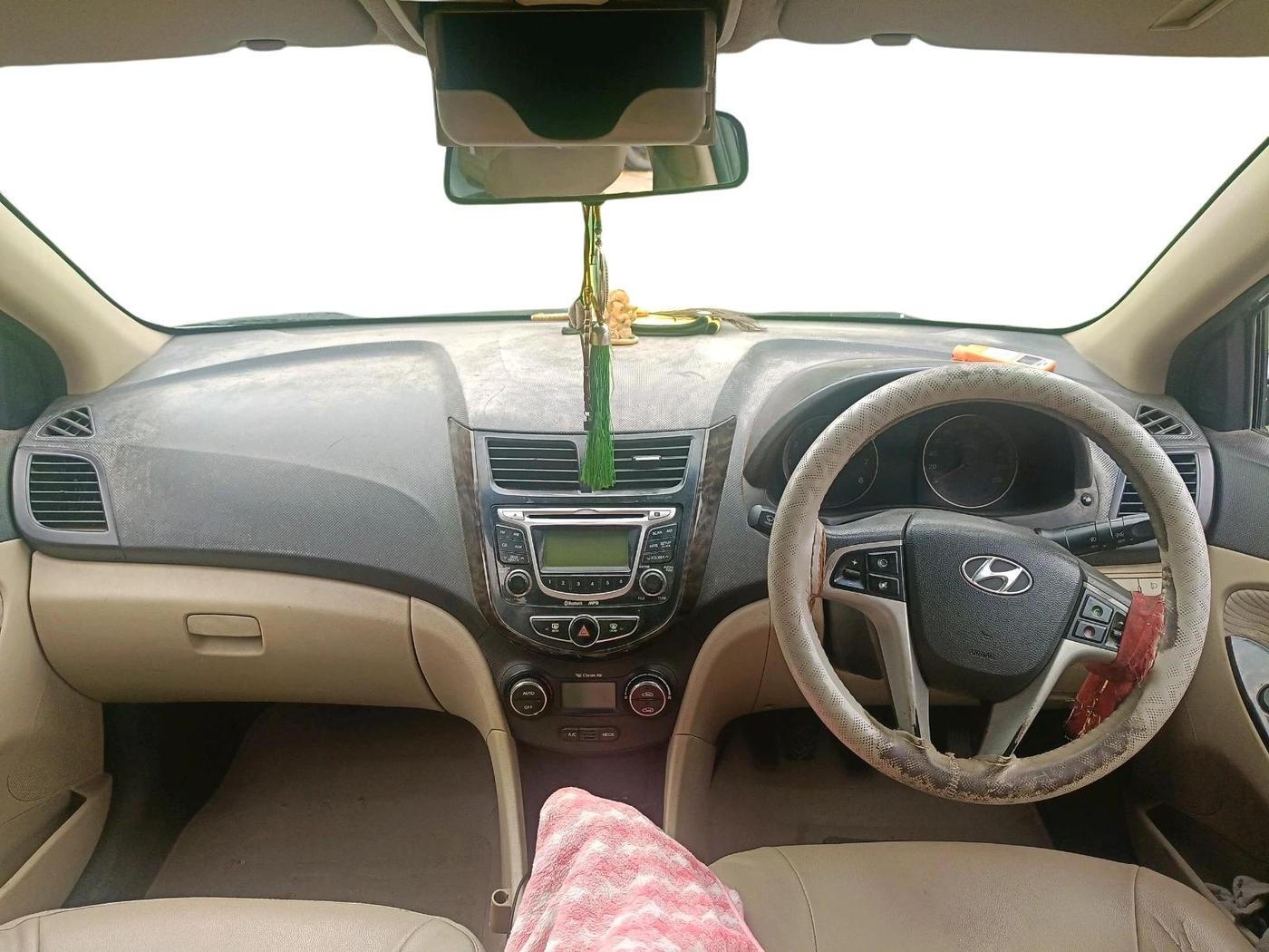 2012 Hyundai Verna FLUIDIC 1.6 VTVT EX, CNG, Manual, 1,07,374 km, interior