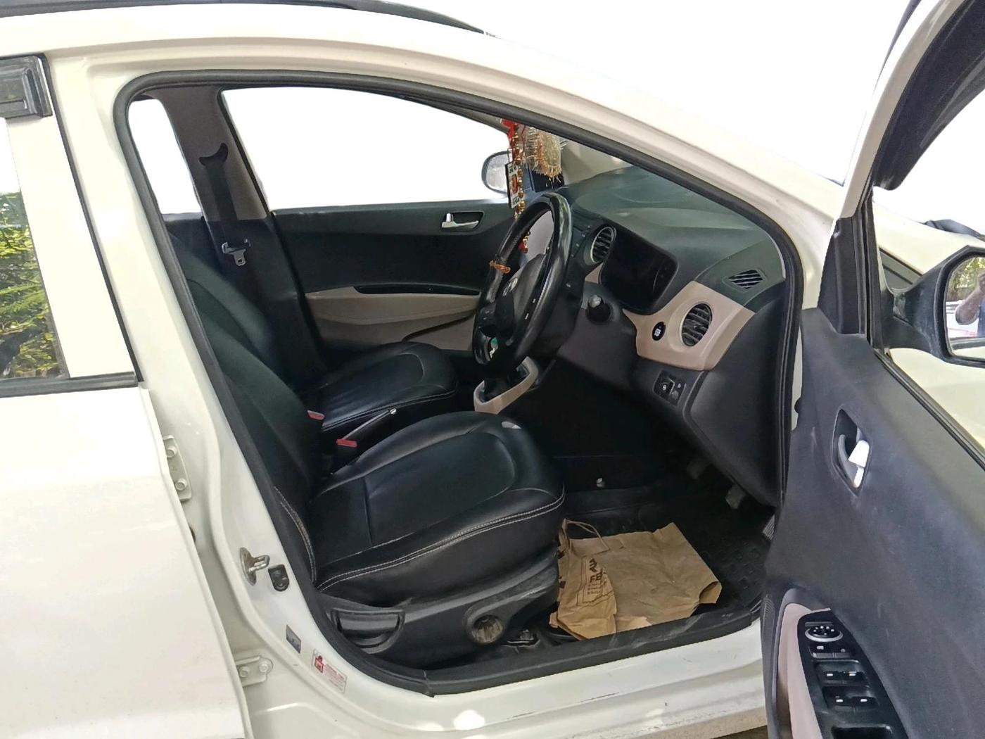 2016 Hyundai Grand i10 ASTA (O) 1.2 KAPPA VTVT, CNG, Manual, 1,24,838 km, interior