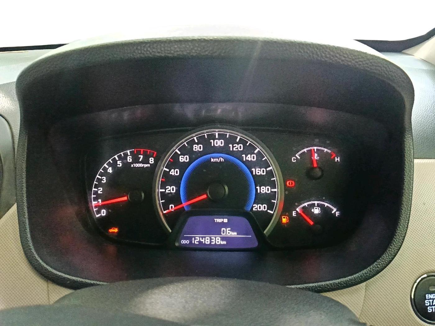 2016 Hyundai Grand i10 ASTA (O) 1.2 KAPPA VTVT, CNG, Manual, 1,24,838 km, interior
