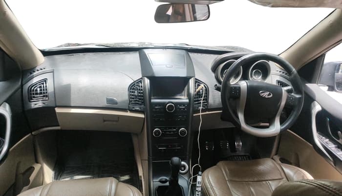 2016 Mahindra XUV500 W10 1.99, Diesel, Manual, 83,145 km, interior