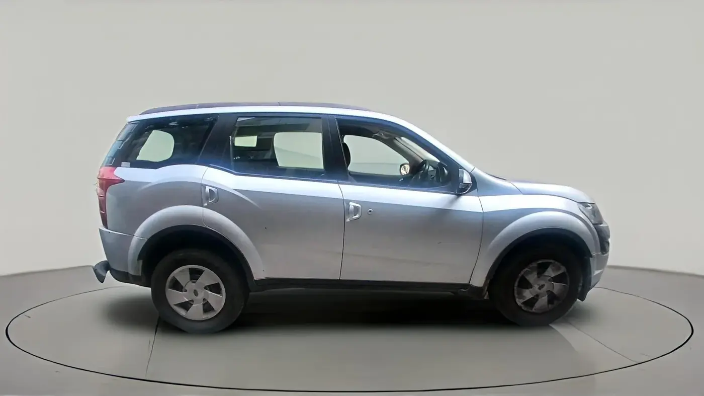 2016 Mahindra XUV500 W6 1.99, Diesel, Manual, 71,487 km, exterior