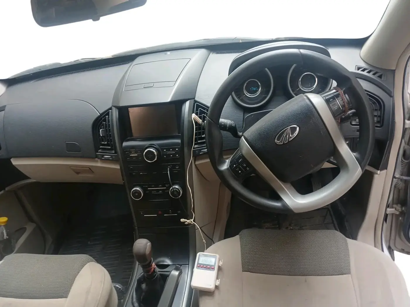 2016 Mahindra XUV500 W6 1.99, Diesel, Manual, 71,487 km, interior