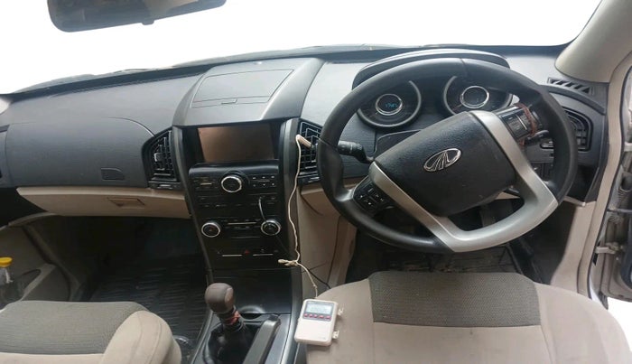 2016 Mahindra XUV500 W6 1.99, Diesel, Manual, 71,487 km, interior