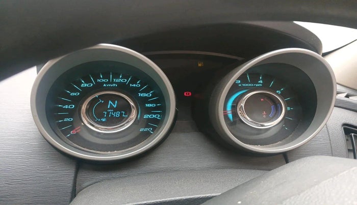 2016 Mahindra XUV500 W6 1.99, Diesel, Manual, 71,487 km, interior