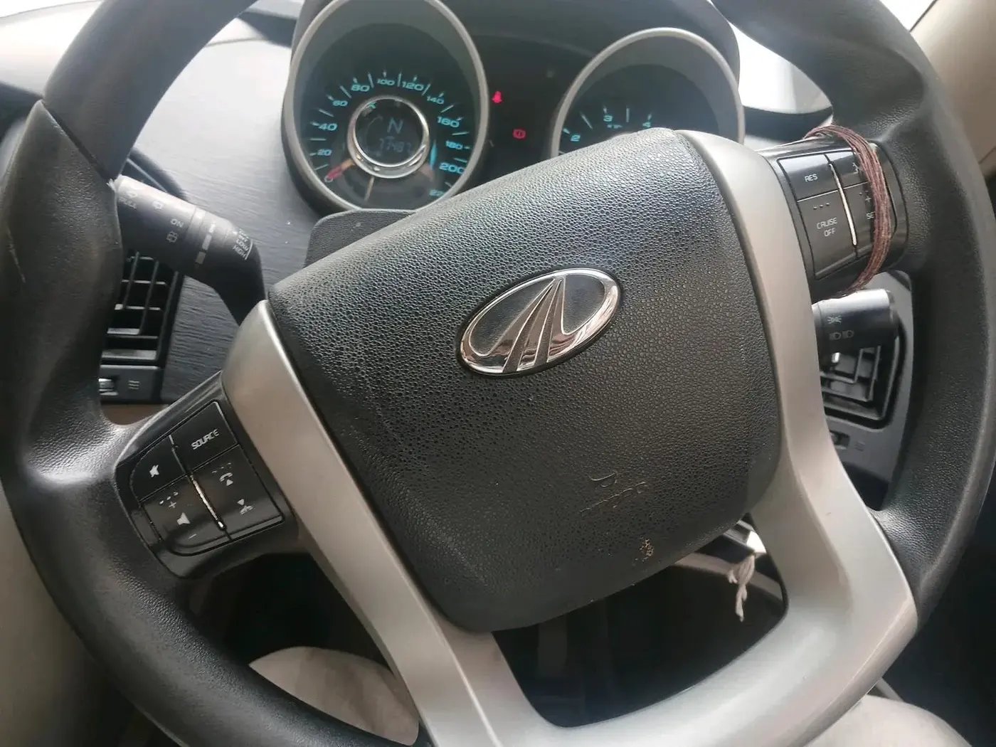 2016 Mahindra XUV500 W6 1.99, Diesel, Manual, 71,487 km, interior